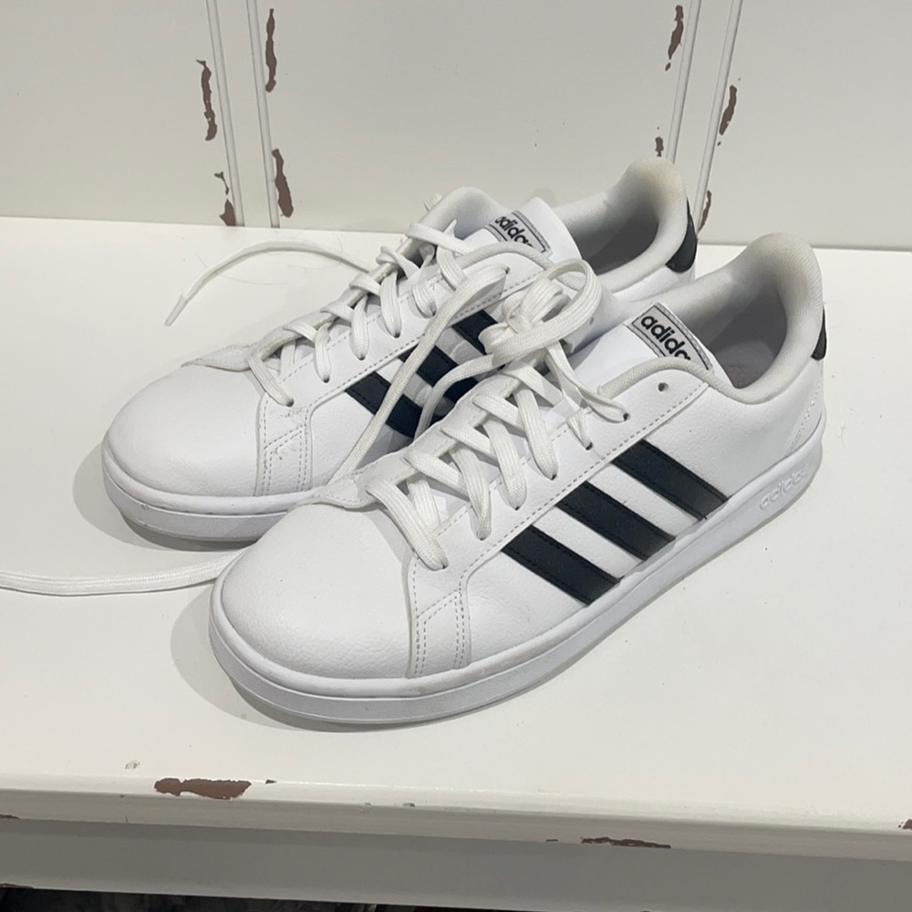 Adidas Sneakers
